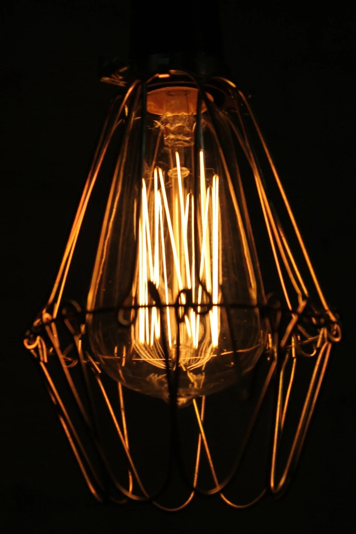 Edison E27 Squirrel Cage Filament ST64 Teardrop 25W 2200K Bulb